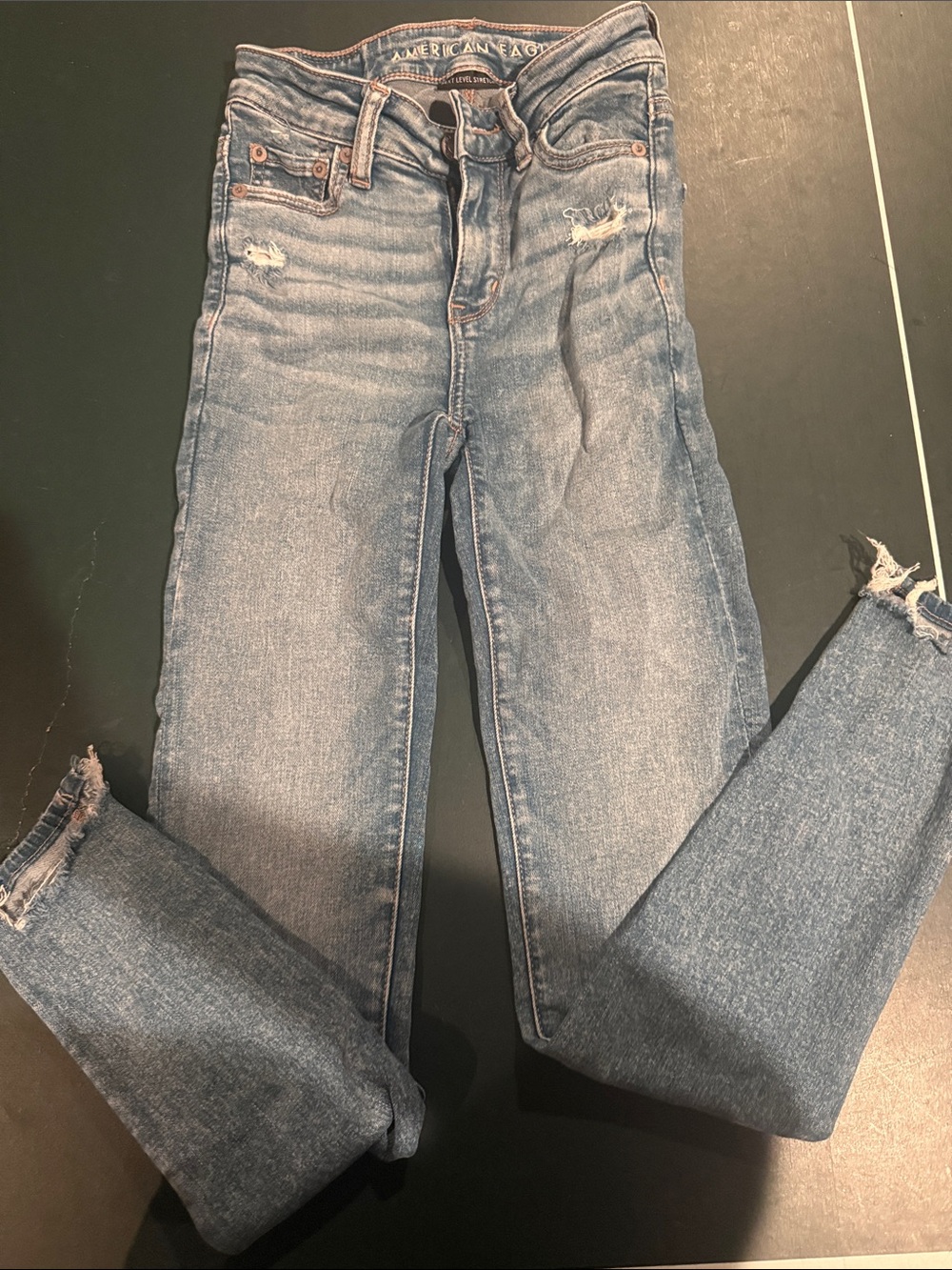 American Eagle Outfitters Women’s Light Blue Distressed Skinny Jeans